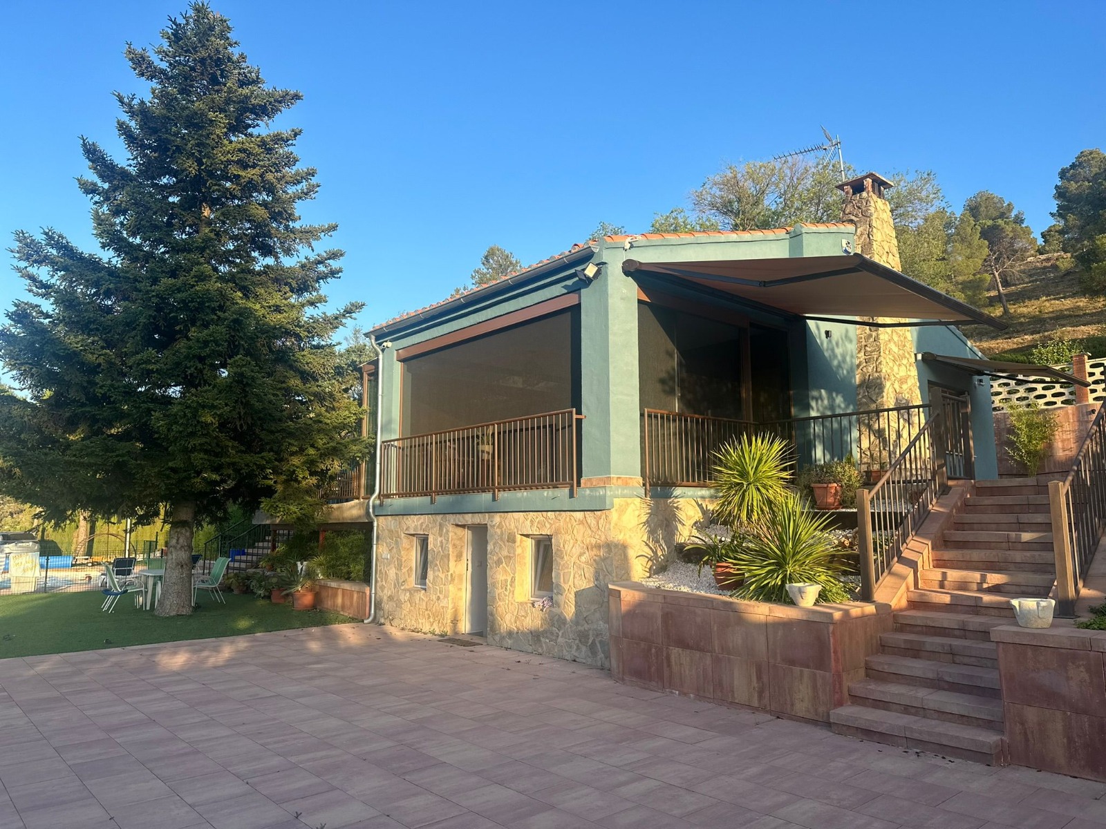 TOLDO MODELO COFRE DE BRAZOS EXTENSIBLES